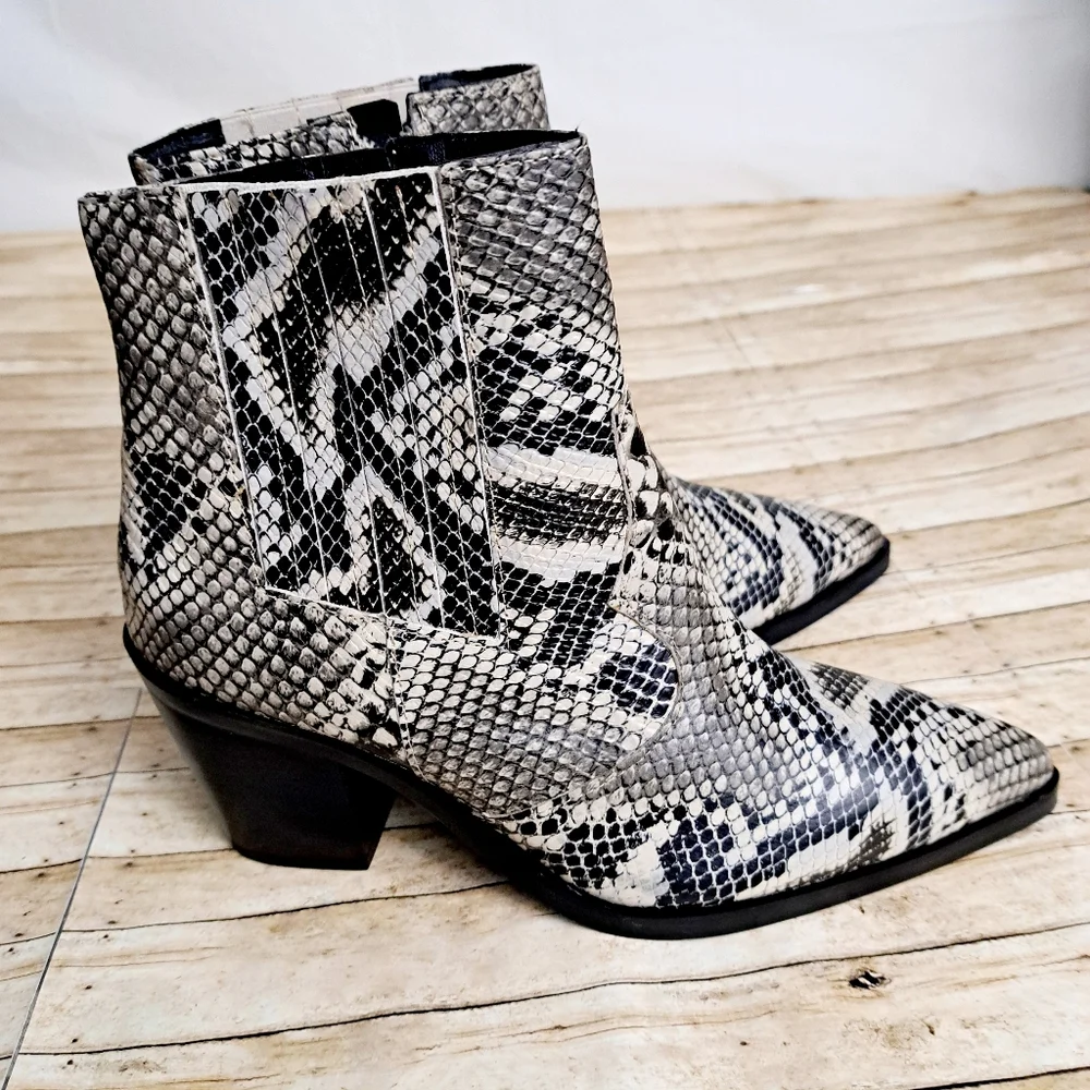 Blondo Women's Ankle Leather Snake Print Boots Waterproof Chelsea Gray Sz 7M